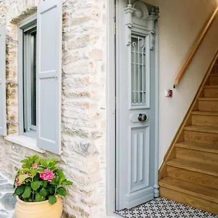 Archontiko Epirus 2 アパート Mourésion